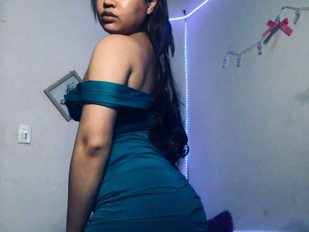 RoseCalloway offline XXX-chat