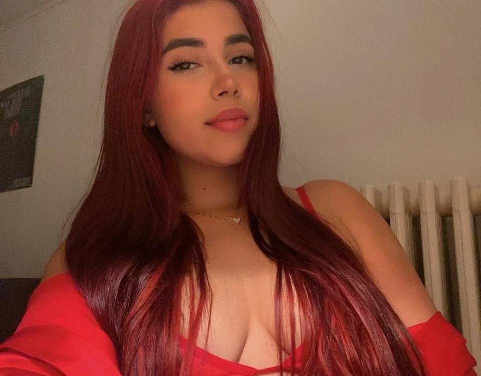camila_rush's Offline Chat Room