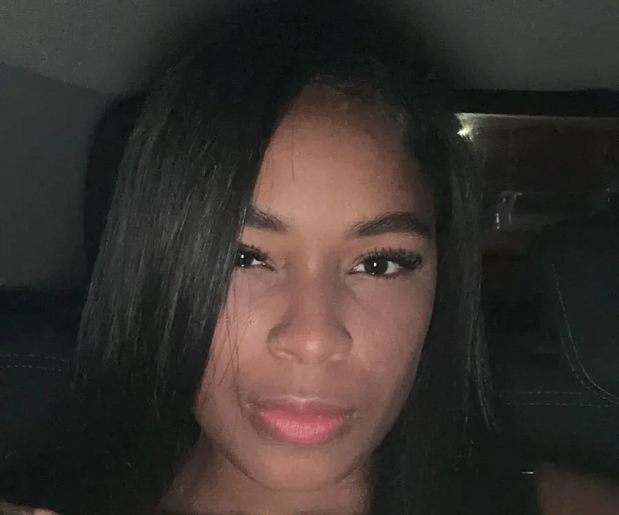 Chat +18 off-line de Holly_Dawson