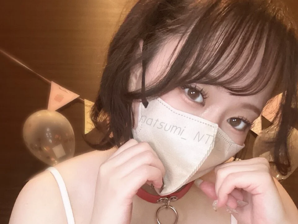 natsumi_NTR_TV Adlı Modelin Çevrimdışı XXX Sohbeti