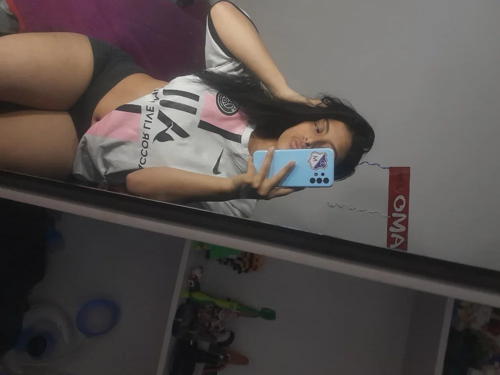 Cute_Martina_v's Offline XXX Chat