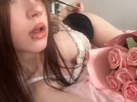 Luvellia's webcam live show