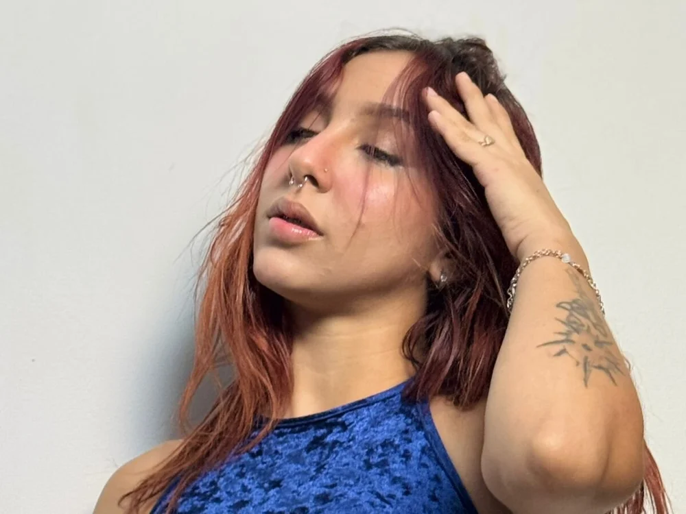 allisonallstar's Offline Chat Room