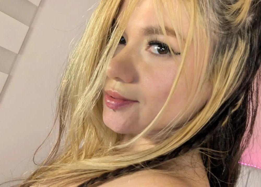caroolina_sweet's Offline Chat Room