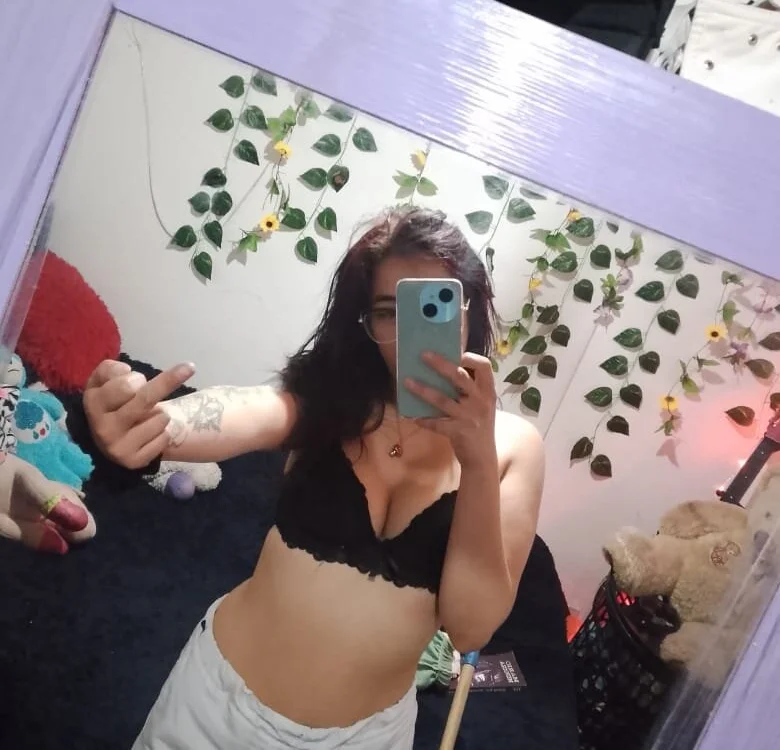 BLUECHERRY-PIEL's Offline XXX Chat