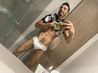 Elpaisavergongruesa Male Powertop Live Webcam Striptease