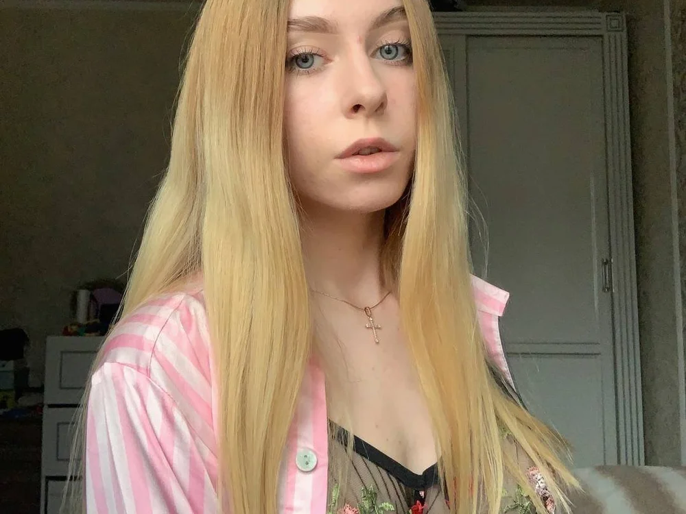 LoriShawty's Offline Chat Room