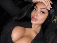 bigtittylatina69's Offline XXX Chat