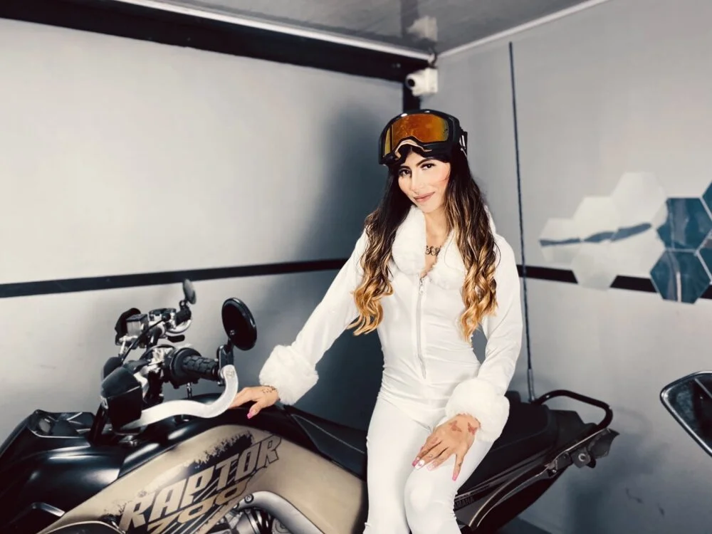 luna_miler_ Offline XXX Chat