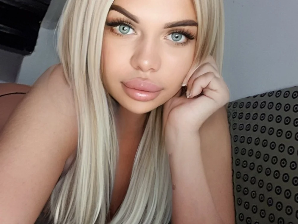 PlactiqueHoney's Offline XXX Chat