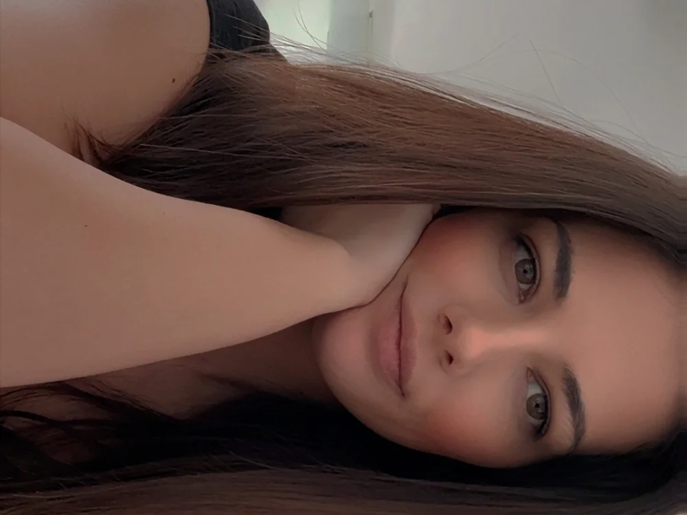 Sabrinedivinee's Offline XXX Chat