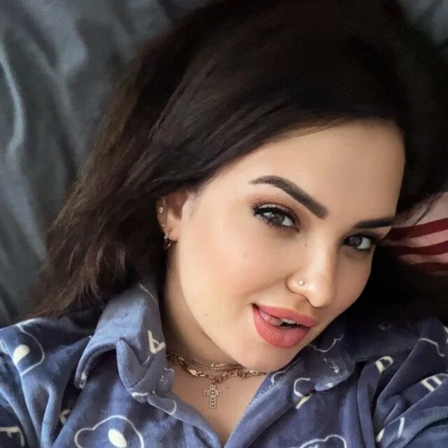 Mia_Lavi offline chatrum