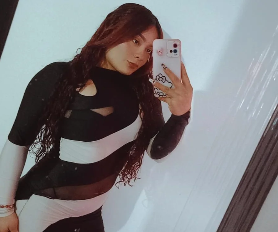 mialorette303av's Offline XXX Chat