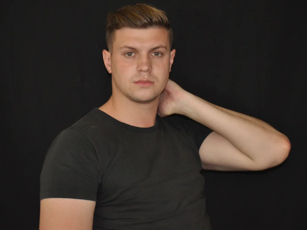 Hanslongman's Offline XXX Chat