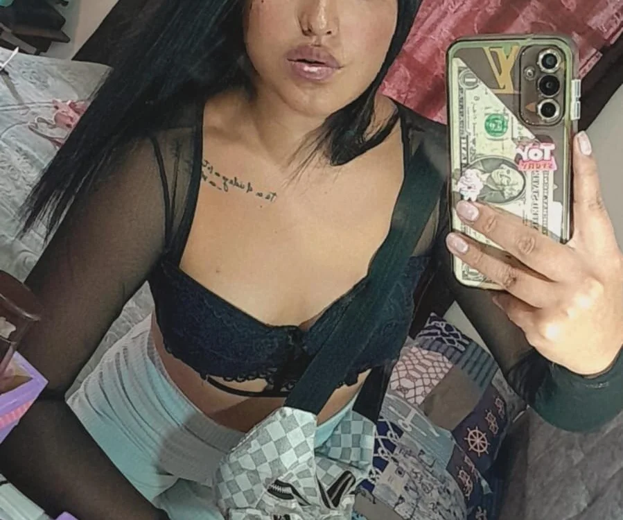 kathiadulce_oli's Offline XXX Chat