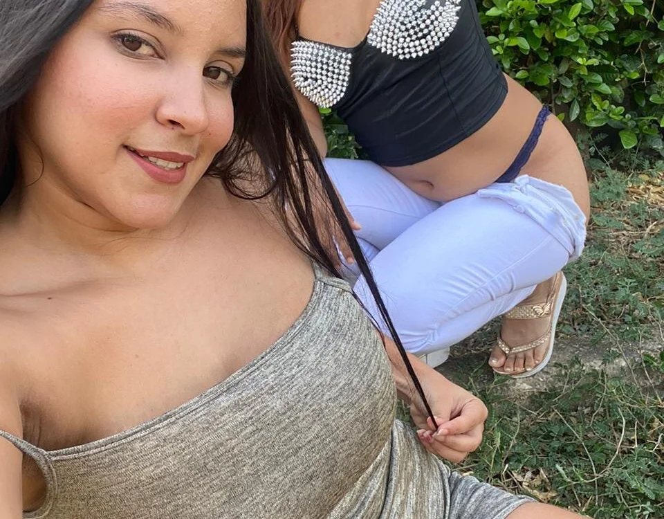 bitches_outdoors' Offline XXX Chat