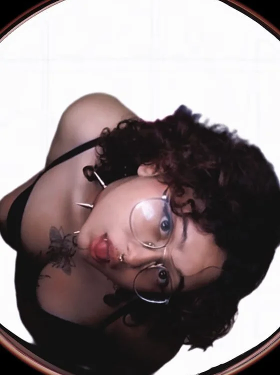 Aliizee_'s Offline Chat Room