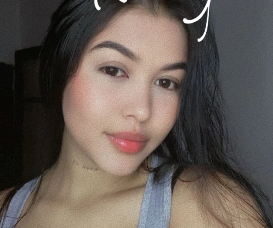 Sofi_castro12's Offline XXX Chat