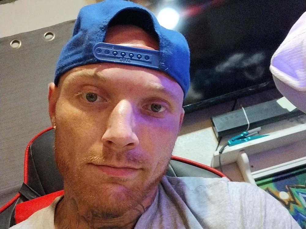 ready4fun's Offline Chat Room