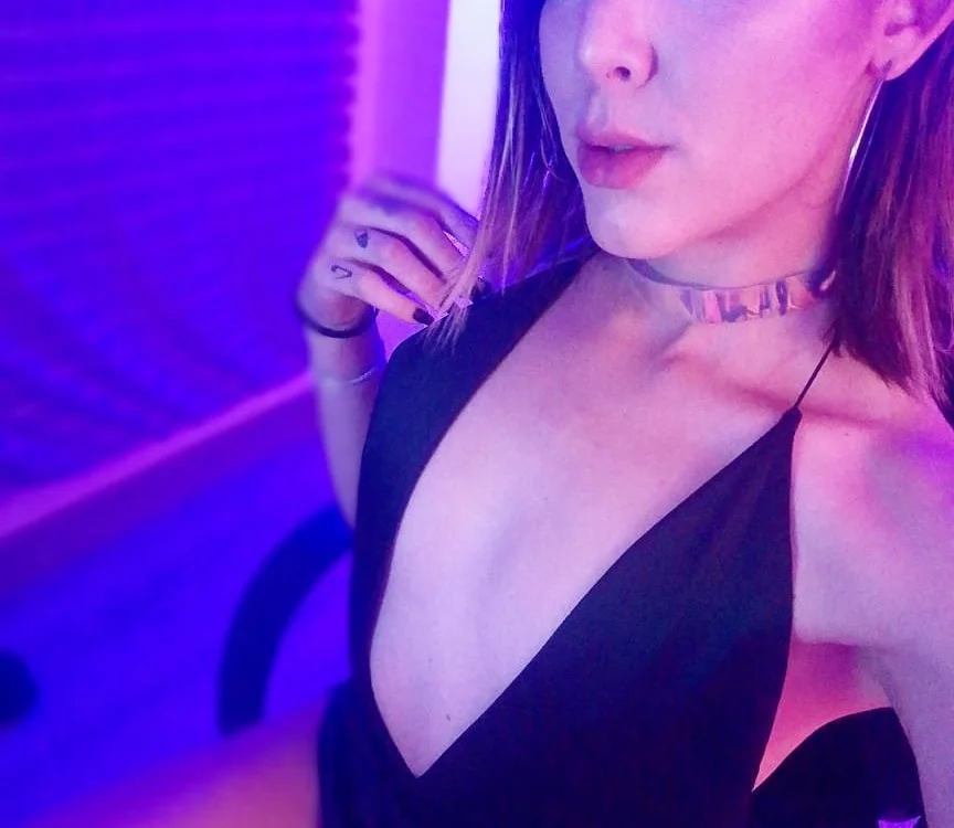 paulaworld's Offline Chat Room