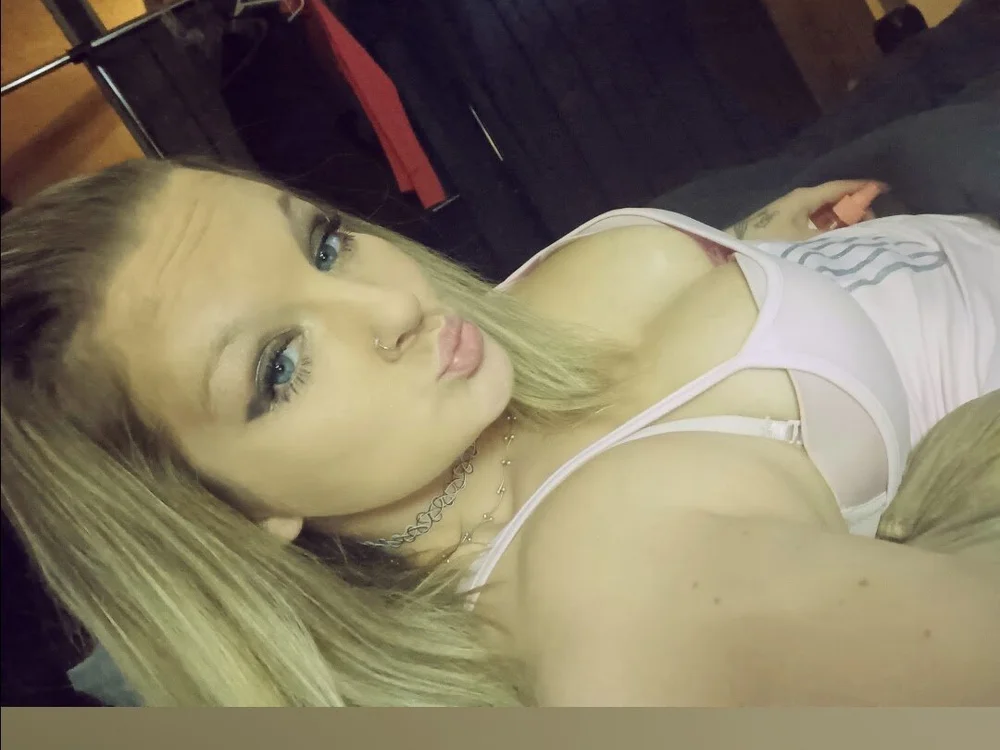 SexualDeviant_makeawish's Offline Chat Room