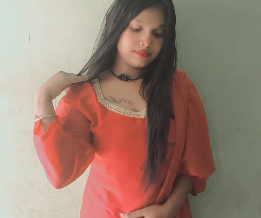 sizzy_hubby's Offline XXX Chat
