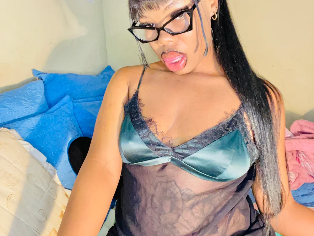 Bubble_Lips_Hun's Offline XXX Chat