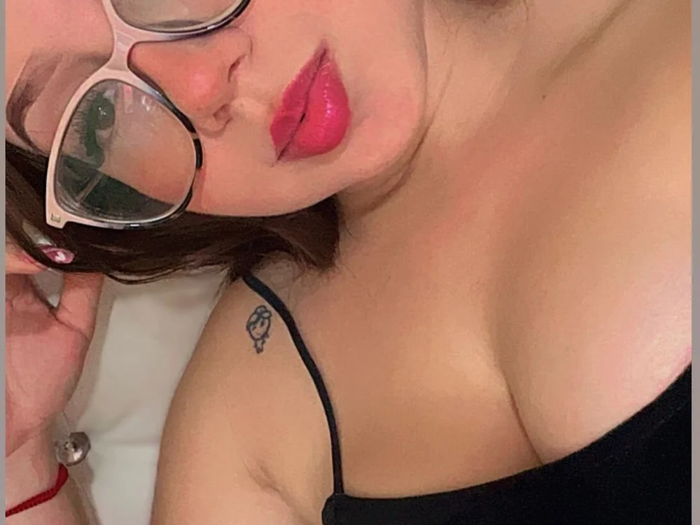 salome_santoss_'s Offline XXX Chat