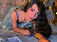 Model TiffValentinee_