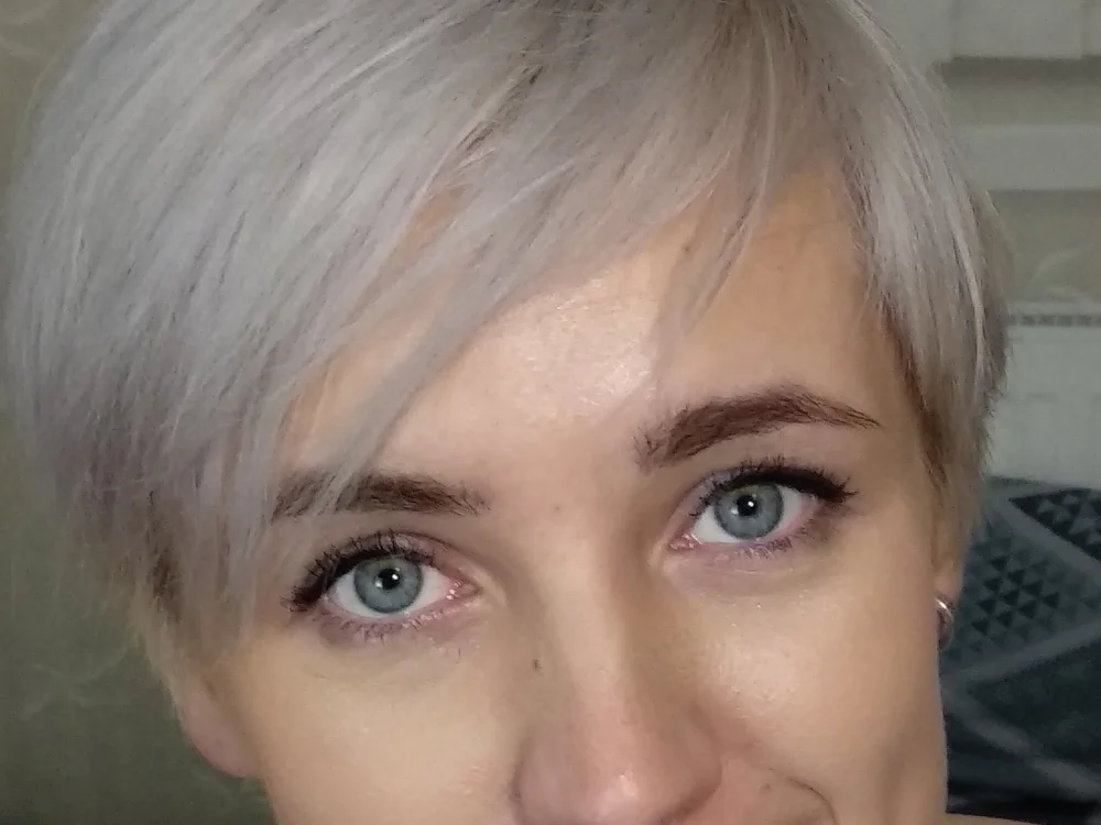 EllenGrey's Offline Chat Room