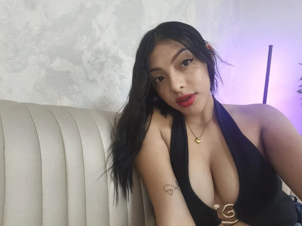 lovely_eimy Adlı Modelin Çevrimdışı XXX Sohbeti