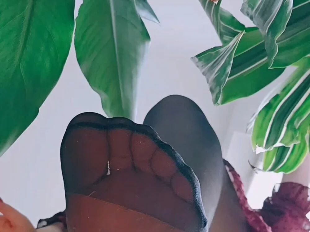 FeetArtist_Findom's Offline XXX Chat