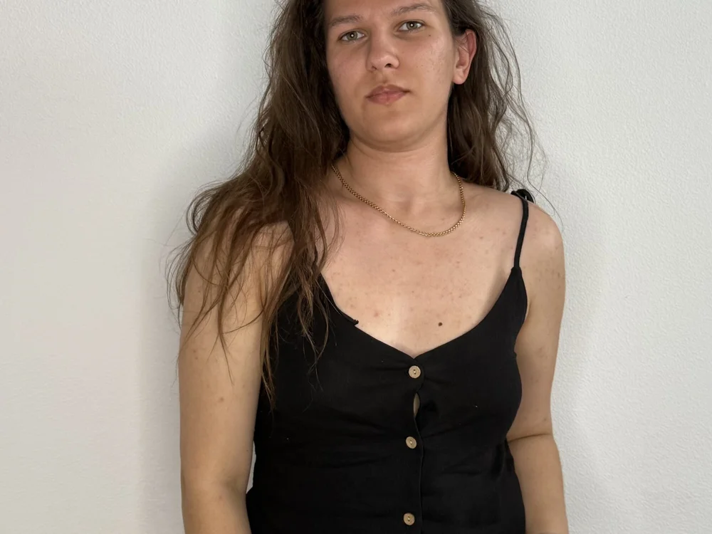 LornaCourtney offline chatrum