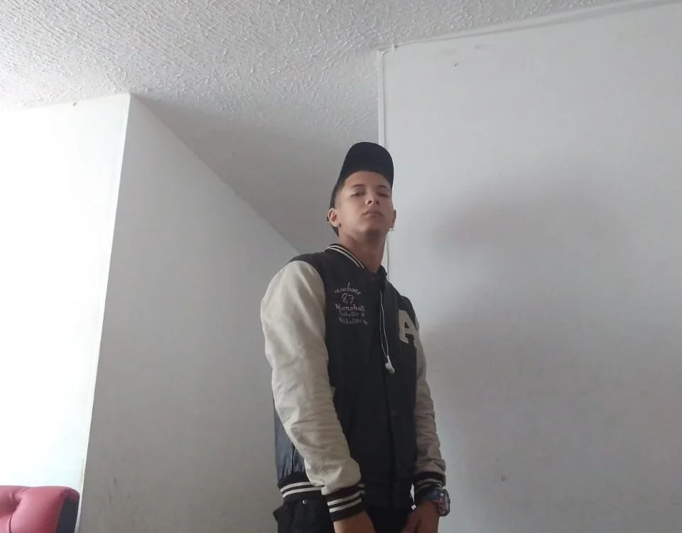 minyboy20cm's Offline Chat Room