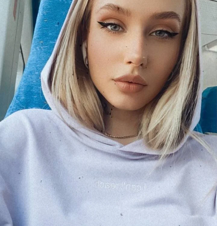RinaCollins' Offline XXX Chat