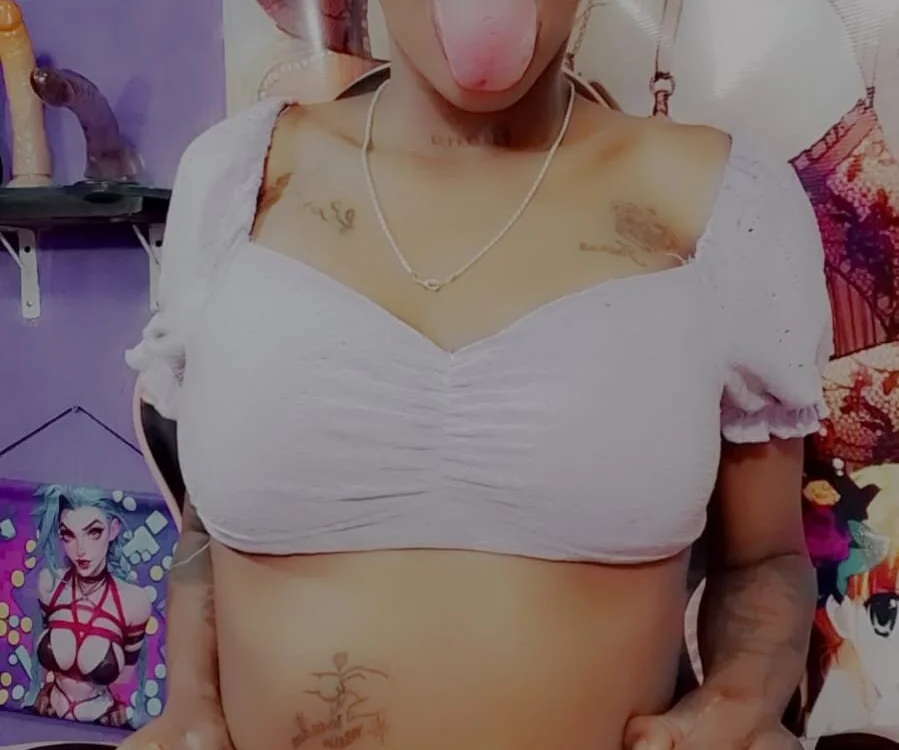 Shantall_ks Offline XXX-Chat