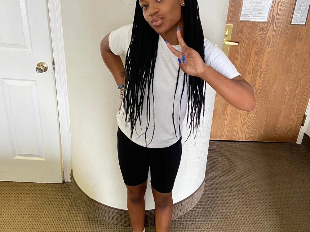 ebonyniya2_ offline chatrum