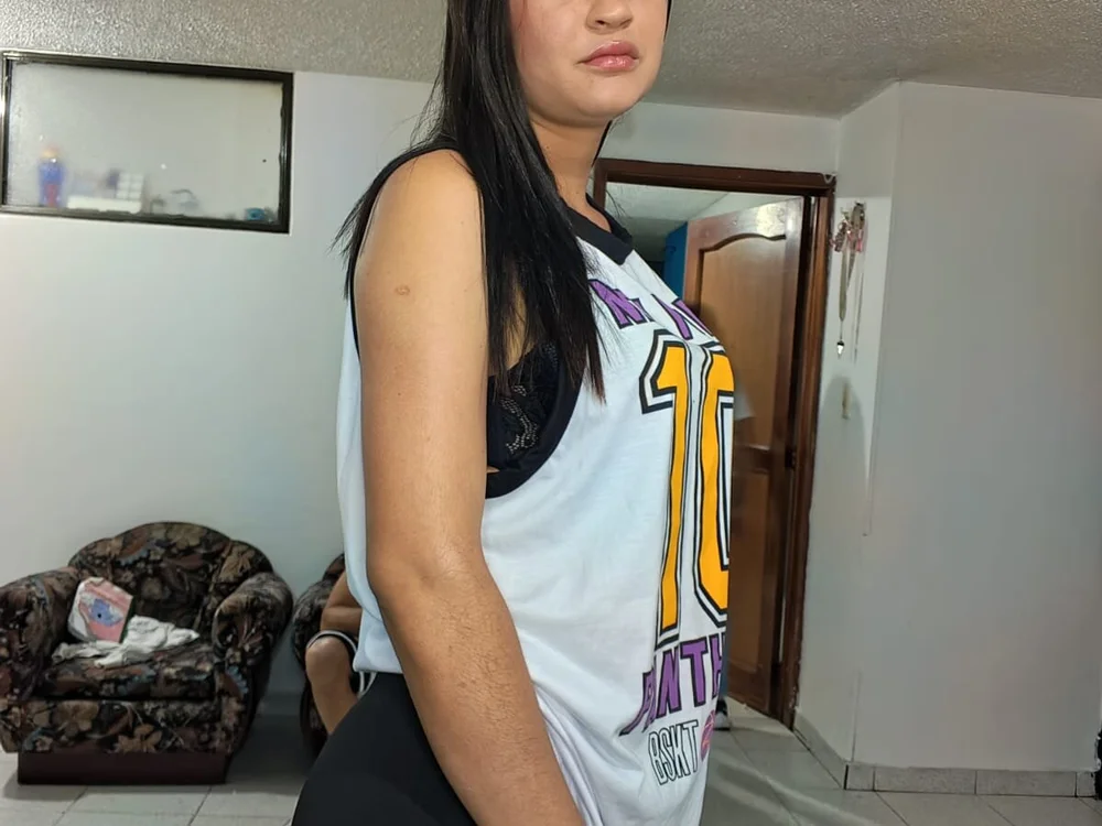 Sienna_Fox69 离线XXX聊天