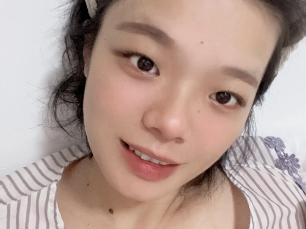 Bella0815 Adlı Modelin Çevrimdışı XXX Sohbeti