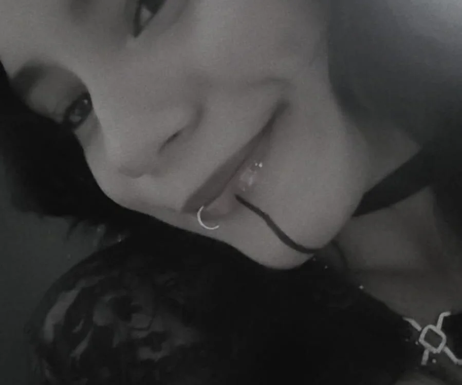 LillyPinkyy19 離線 XXX 聊天