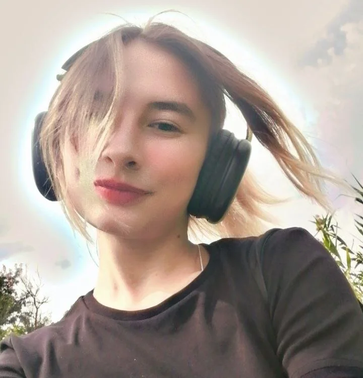 MeghanCarl's Offline Chat Room