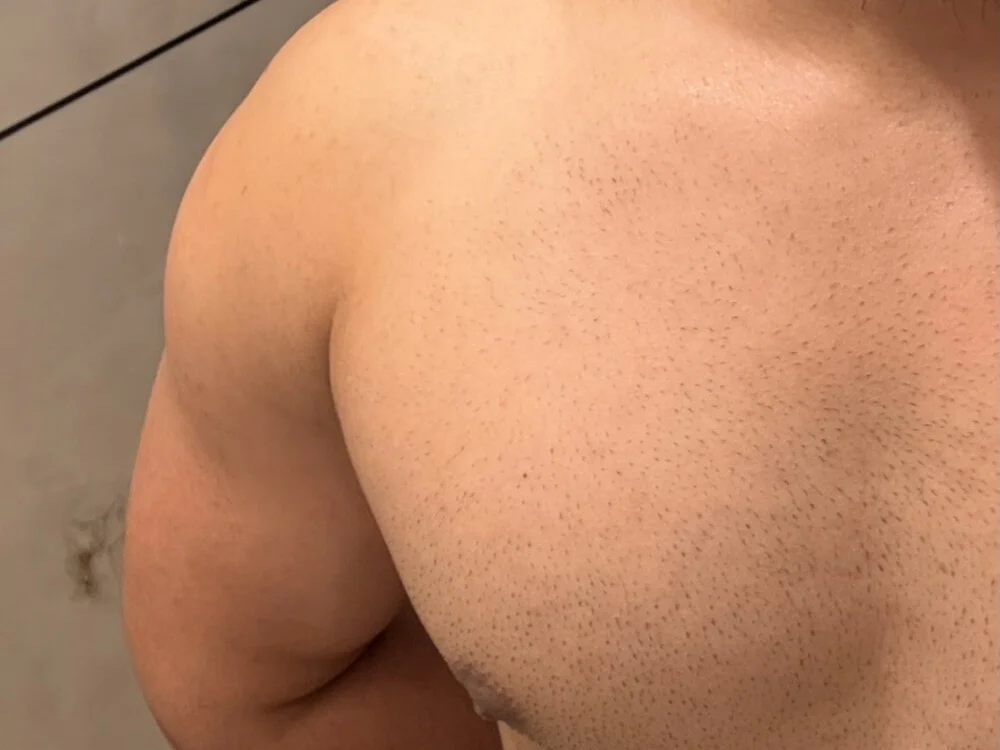 Biggycock_95's Offline XXX Chat