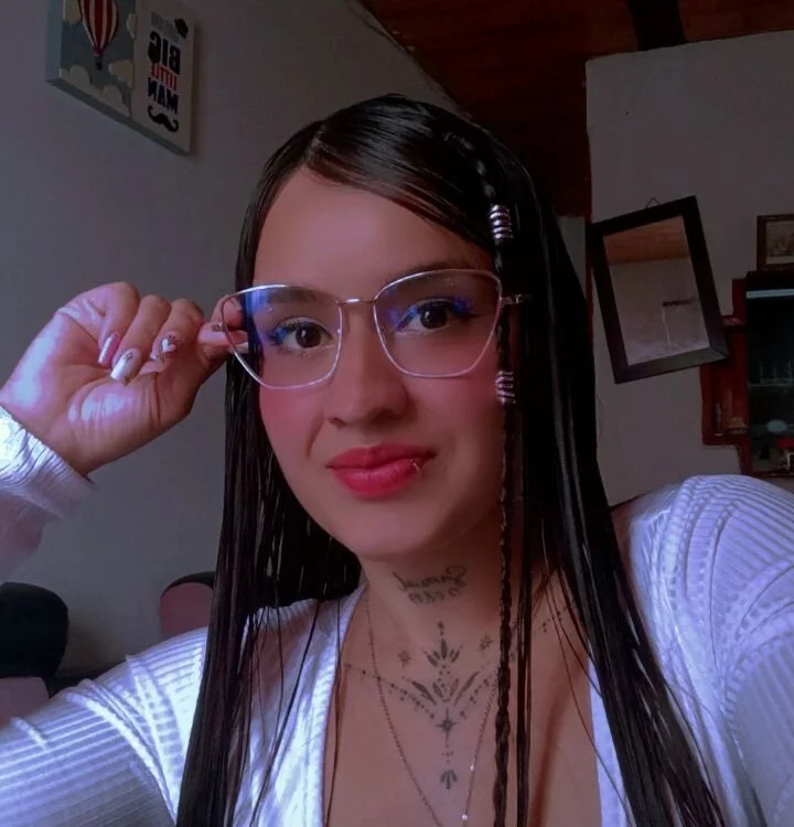 Valery__cooper's Offline Chat Room