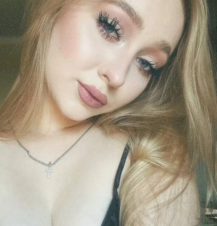 AnnaSwetie's Offline Chat Room