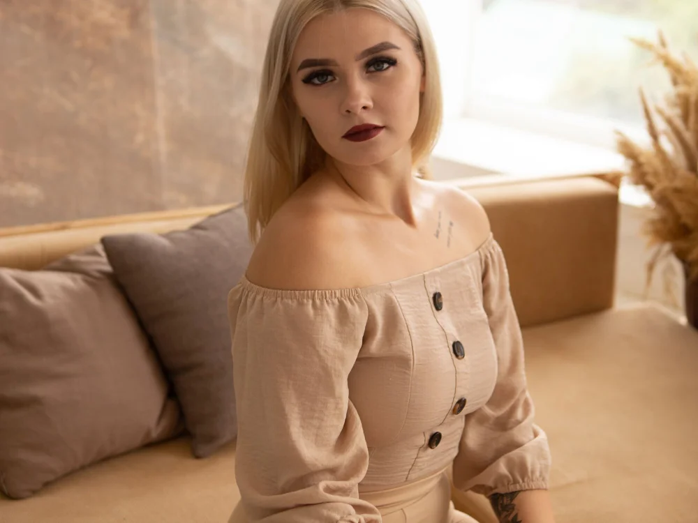 Radiant_Eva's Offline Chat Room