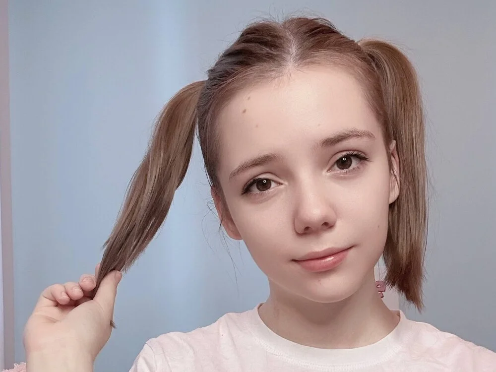 دردشة PrincessLittleKiki الجنسية المباشرة