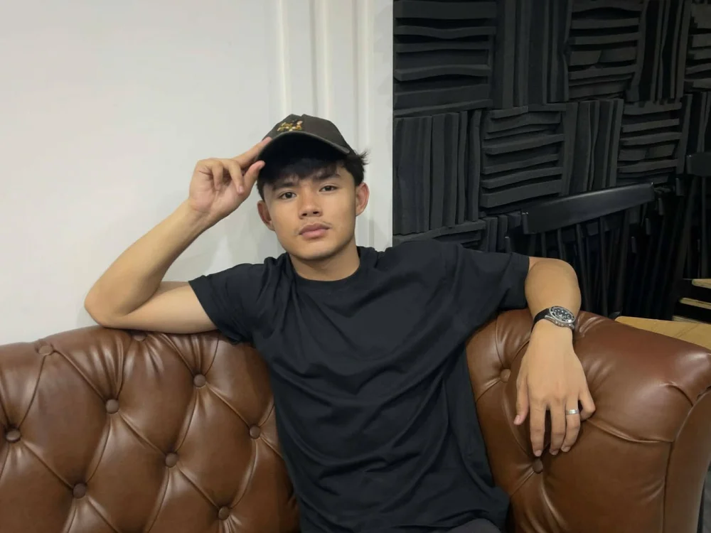 YourNaughtyTwink_69's Offline XXX Chat