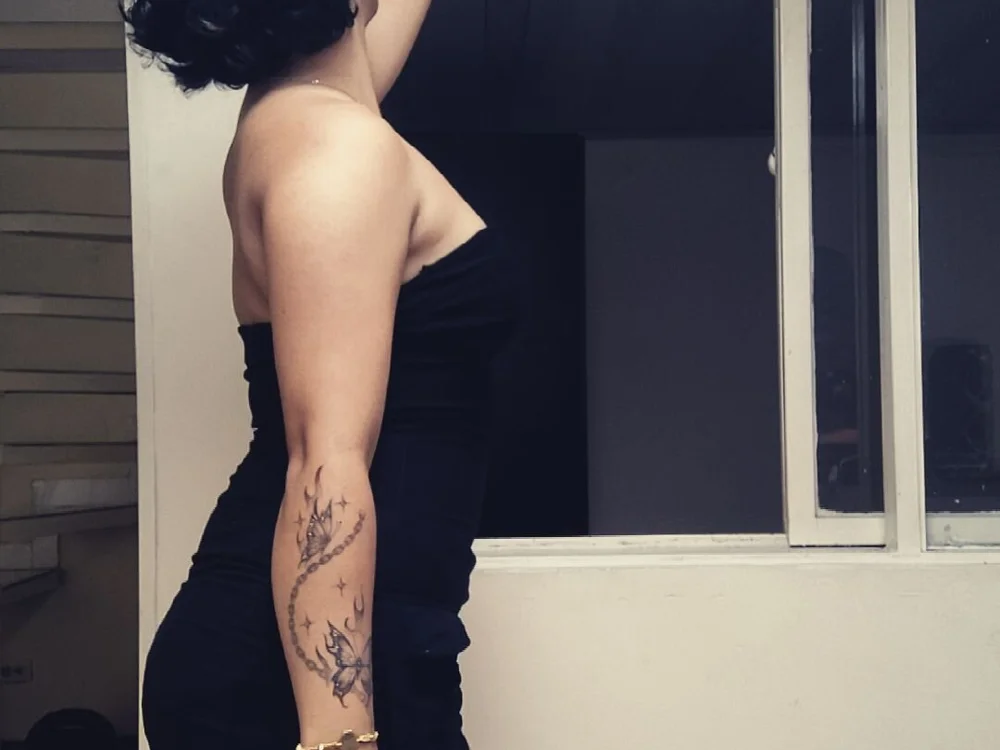 LaraSpark__ Adlı Modelin Çevrimdışı XXX Sohbeti