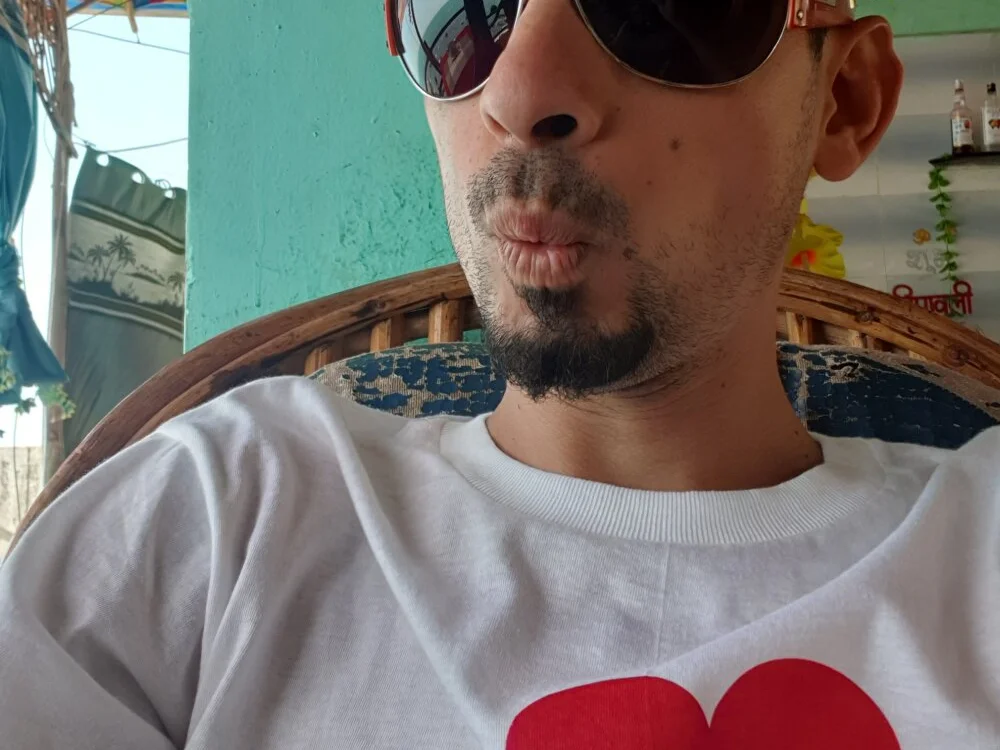 crazy_men101n Offline XXX chat