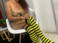 Model grandmother_milf